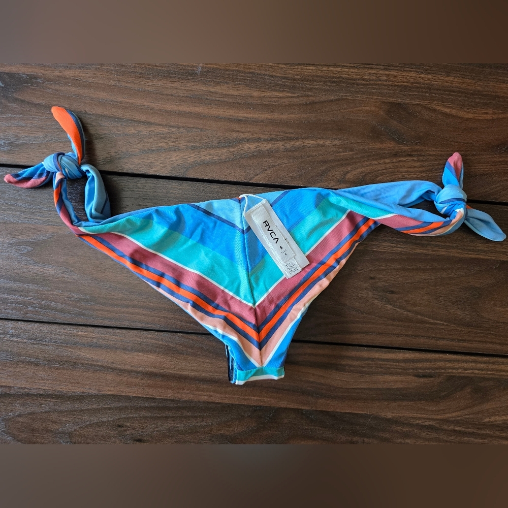 RVCA Mix And Match Set - Picture 2 of 4